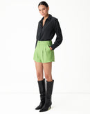 SHORTS CURTO COM VINCOS - VERDE
