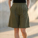 [Leve 4, Pague 2] Shorts Ayla Feminino em Poliéster e Elastano de Cintura Alta com Pregas Frontais e Cós Elástico